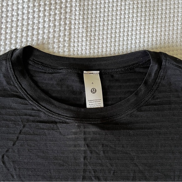 NWT - Lululemon - ‘Brunswick Muscle Tank *Sheer Stripe’ - Black - Size 4 - Picture 3 of 9